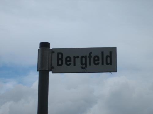 2008 - Straatnaambordje Bergfeld, Duitsland