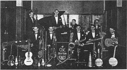 1932 - Frederik Bergvelt (geb. 11-1-1913) vooraan tweede van links met trompet