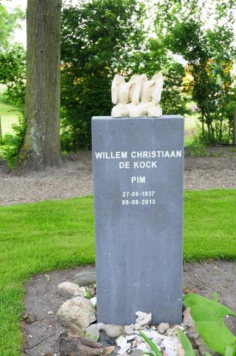 2013 - Grafsteen Willem Christiaan de Kock (geb. 27-6-1937) - Begraafplaats Hyppolitushoef