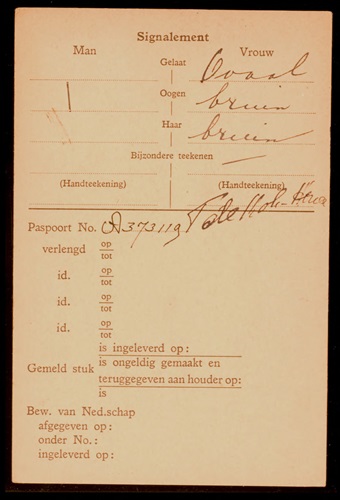 1944 - Achterzijde aanvraag paspoort Maria Antonia Henrietta Wilhelmina Honée