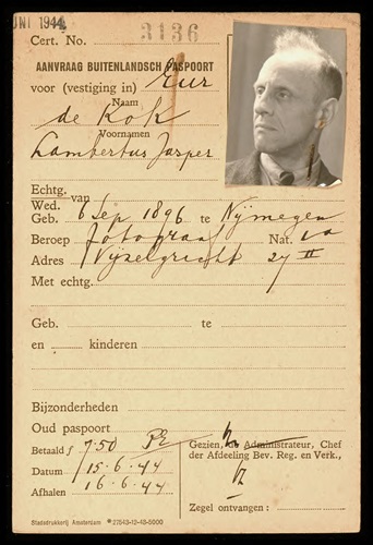 1944 -  Voorzijde aanvraag paspoort Lambertus Jasper de Kok (geb. 6-9-1896)
