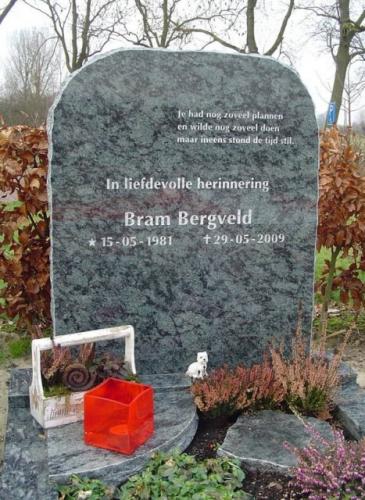 2009 - Grafsteen Gerrit Bram Bergveld (geb. 15-5-1981) - Begraafplaats Culemborg