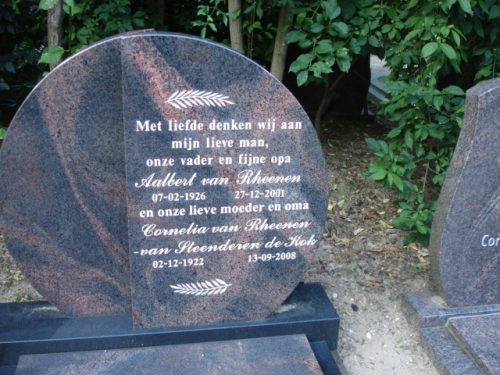 2001 - Grafsteen Cornelia van Steenderen de Kok en Aalbert van Rheenen -  begraafplaats Zeist